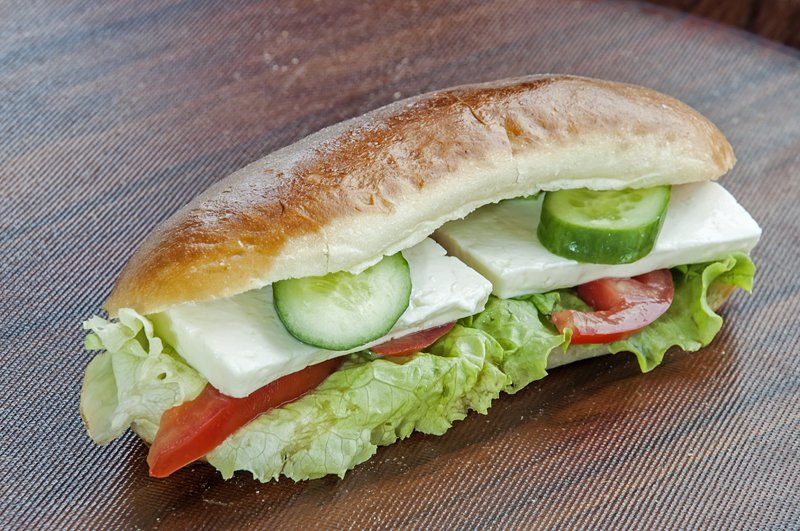 Peynirli Sandöviç + Cips